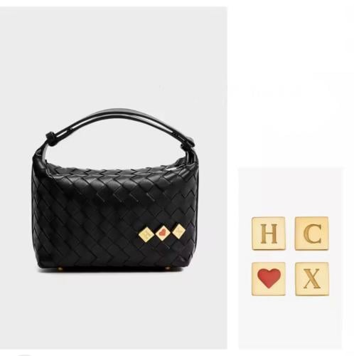 Bottega charm