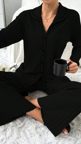 Pyjama set with front buttons
