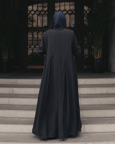 An Elegant Crepe Abaya with a perfect Suit Style