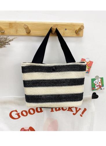 حقيبة عصرية بتصميم مخطط للنساء مصنوعة من القش