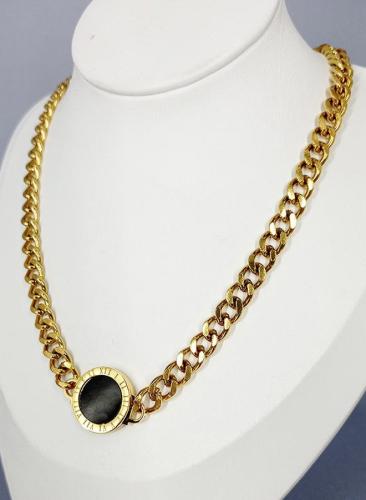 قلادة من الفولاذ المقاوم للصدأ بتصميم نقش مميز