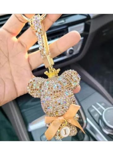 دمية دب كريستالي لامع على شكل سلسلة مفاتيح من القط...