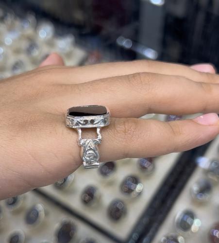 خاتم ملكي برتاش عقيق الأونكس الاسود