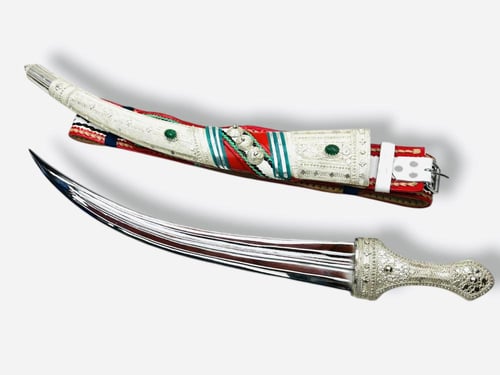 جنبية الذريع المحبب مطعمه بالزمرد الأفريقي 60 سم