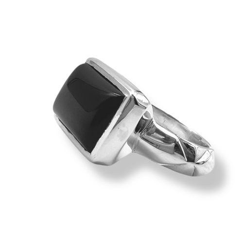 خاتم ملكي بالعقيق الكبدي