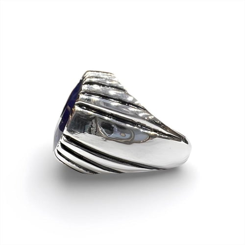 خاتم ملكي بالزمرد الأفريقي