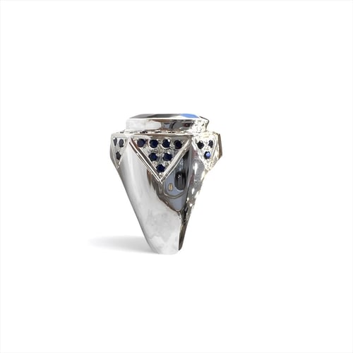 خاتم الزفير الأفريقي مطعم بالزفير