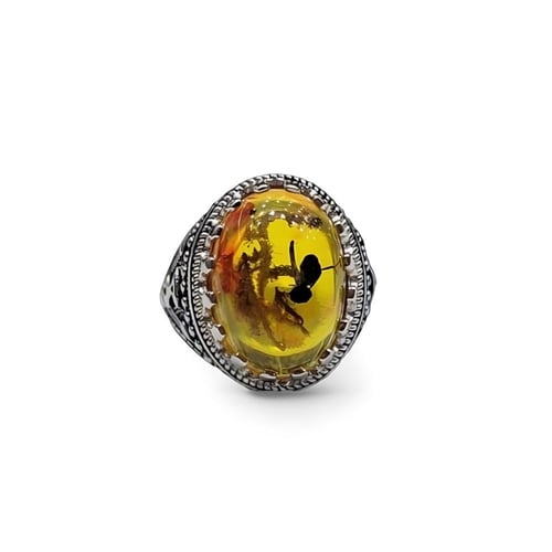 خاتم كهرمان محشر طبيعي بصياغة الخنجر