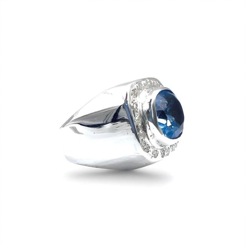 خاتم التوباز الملكي مطعم بالموزنايت