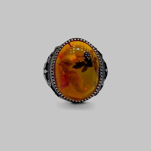 خاتم كهرمان محشر طبيعي بصياغة يمنية فاخرة