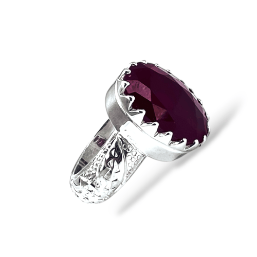 خاتم ياقوت أفريقي بصياغة حجازية ملكية