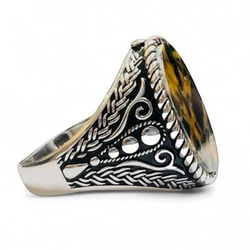 خاتم تايقر بصياغة فاخرة