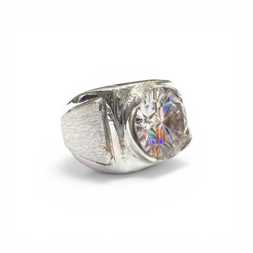 خاتم الزمرد الأفريقي مطعم بالزمرد