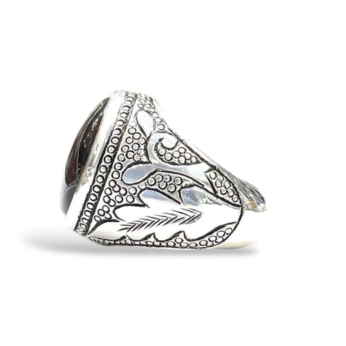 خاتم البرتاش بالعقيق الكبدي وبصياغة حجازية 001020