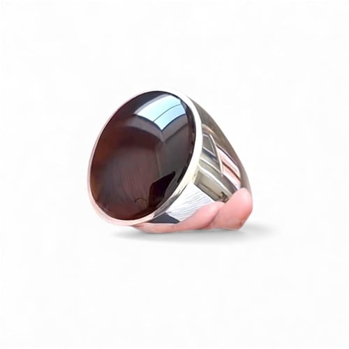 خاتم ملكي بالعقيق الكبدي