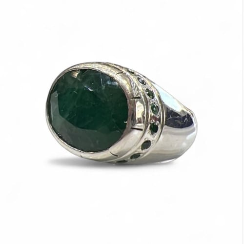 خاتم الزمرد الافريقي مطعم بالزمرد