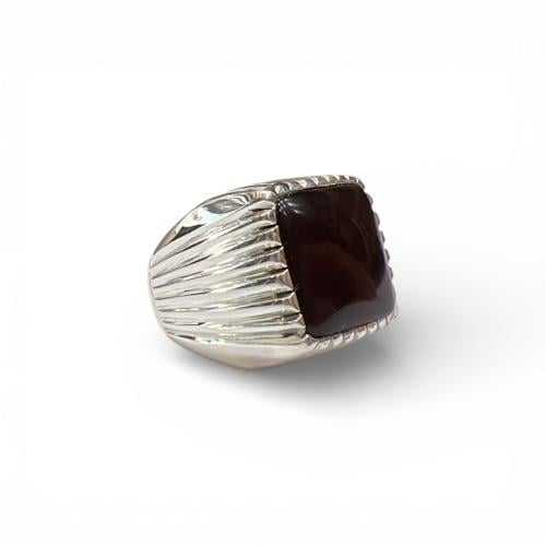 خاتم العقيق الكبدي