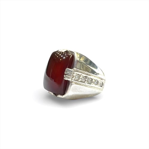 خاتم العقيق الكبدي مطعم بالموزنايت