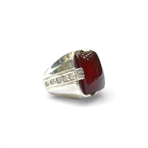 خاتم العقيق الكبدي مطعم بالموزنايت