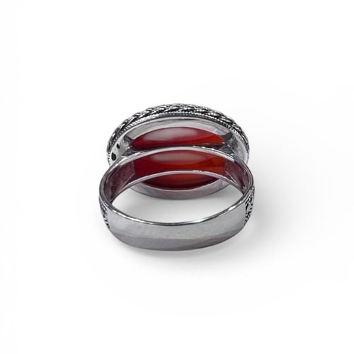 خاتم ملكي بالعقيق الكبدي