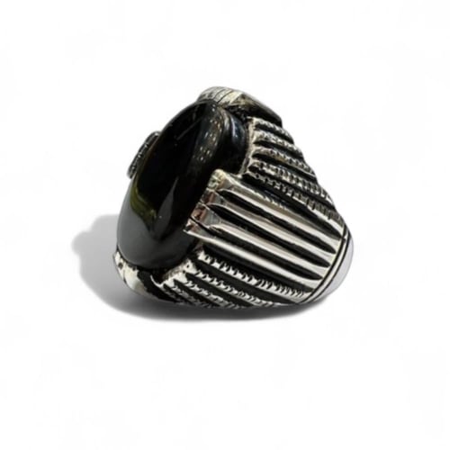 خاتم عقيق يمني بصياغة حجازية مبرد