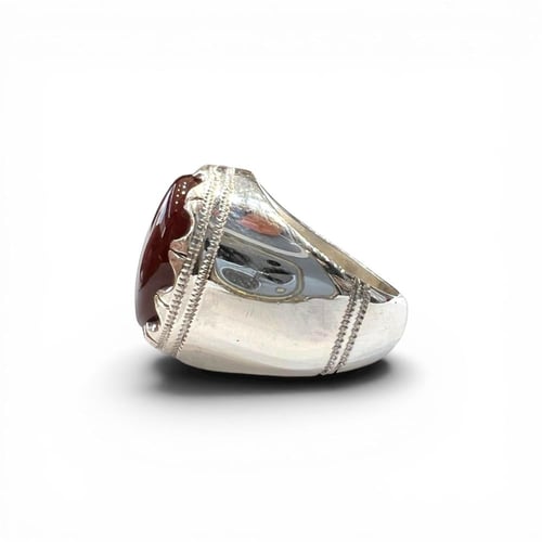 خاتم العقيق الكبدي بصياغة حجازية ملكية