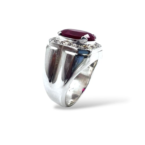 خاتم الياقوت مطعم بالموزنايت