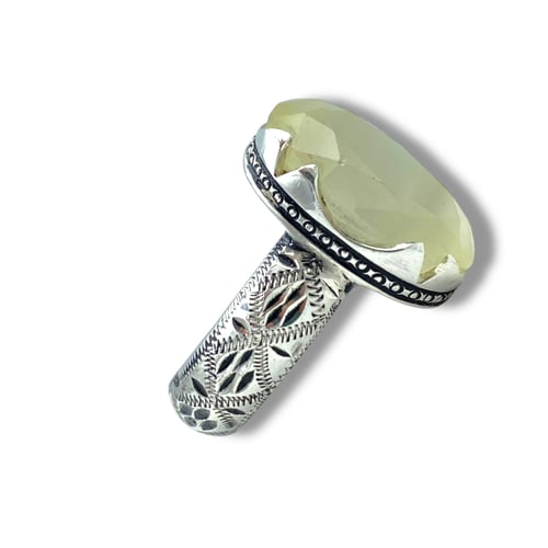 خاتم البرتاش الملكي بالتايجر المتعرج اللامع بصياغة...