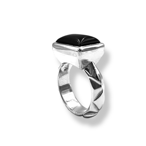 خاتم ملكي بالعقيق الكبدي