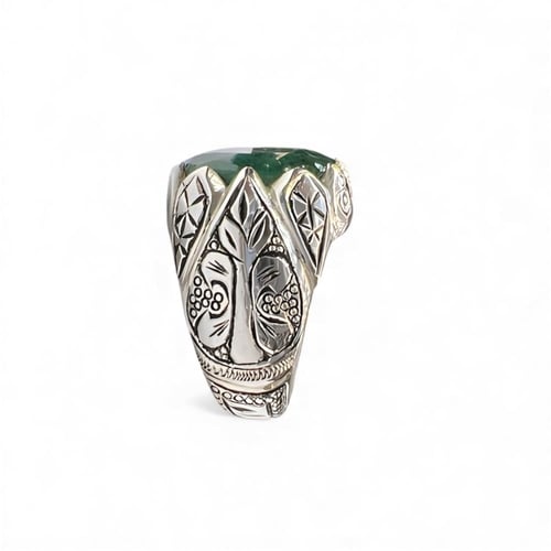 خاتم الزمرد الأفريقي