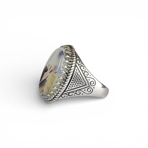 خاتم عقيق خرساني بصياغة فاخرة