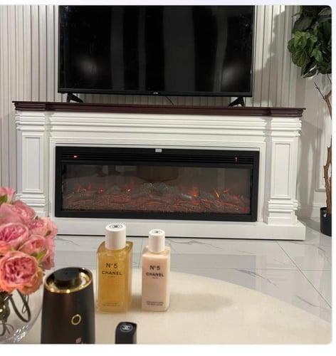 ديكور خشبي مع جهاز تدفئه