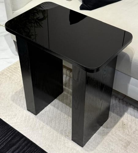 طاولة تقديم مع سنديان مع اربع خدمات سطح مريا اسود