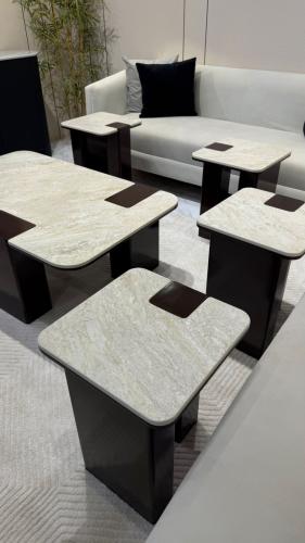 طقم طاولات ضيافه (٥) قطع