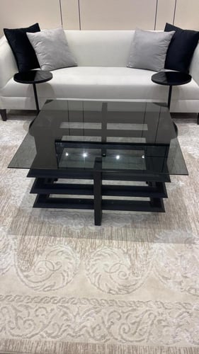 طقم طاولات بسطح زجاج اسود شفاف