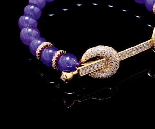 شوكر انيق من الاحجار والزركون الفاخر (لون المعدن ذ...