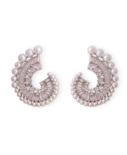 حلق فاخر بنصف دائرة مرصّع باللؤلؤ والزركون اللامع،...