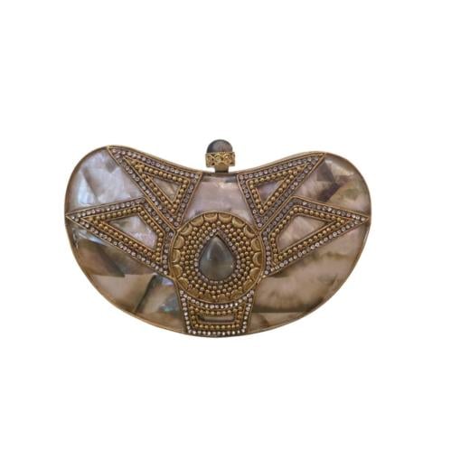 حقيبة يد فاخرة من النحاس المطلي، مزينة بالصدف الطب...