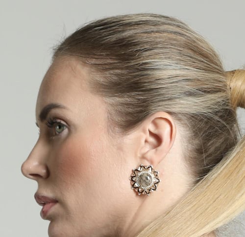 اقراط اذن مع احجار طبيعية وكريستال