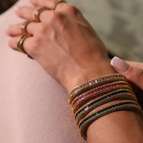 خواتم مطلية بالذهب مرصعة بزركون فاخر، تعكس أناقة خ...