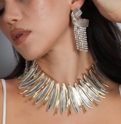 اقراط اذن مع كريستال