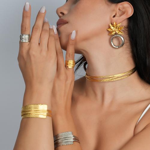 خاتم مطلي بشكل جذاب