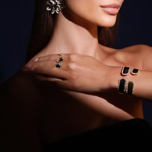 خاتم مطلي بتصميم مميز ومزين بالزركون