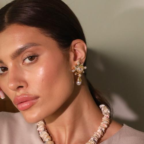 اقراط اذن ذهبية مطلية بتصميم مبتكر