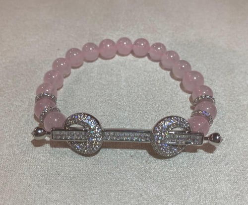 شوكر انيق من الاحجار والزركون الفاخر (لون المعدن ف...