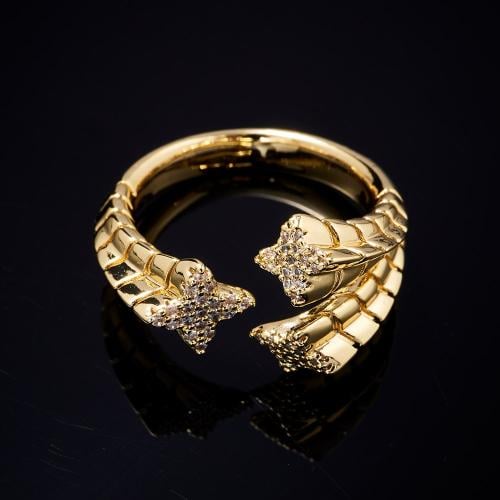 خاتم مطلي بالذهب ومرصع بالزركون العالي بتصميم مميز