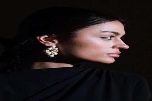 اقراط اذن فاخرة مطلية بالذهب