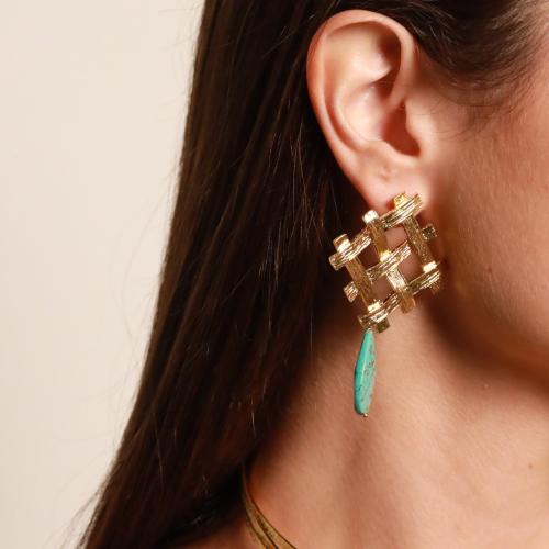 اقراط اذن مطلية مع حجر فيروزي