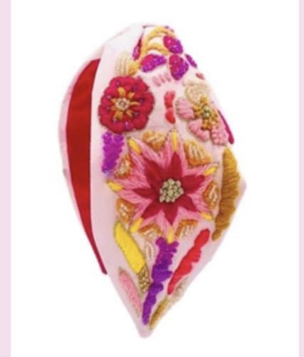 طوق شعر مشغول بالشك اليدوي