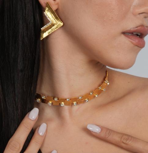 اقراط اذن مطليه مع زركون